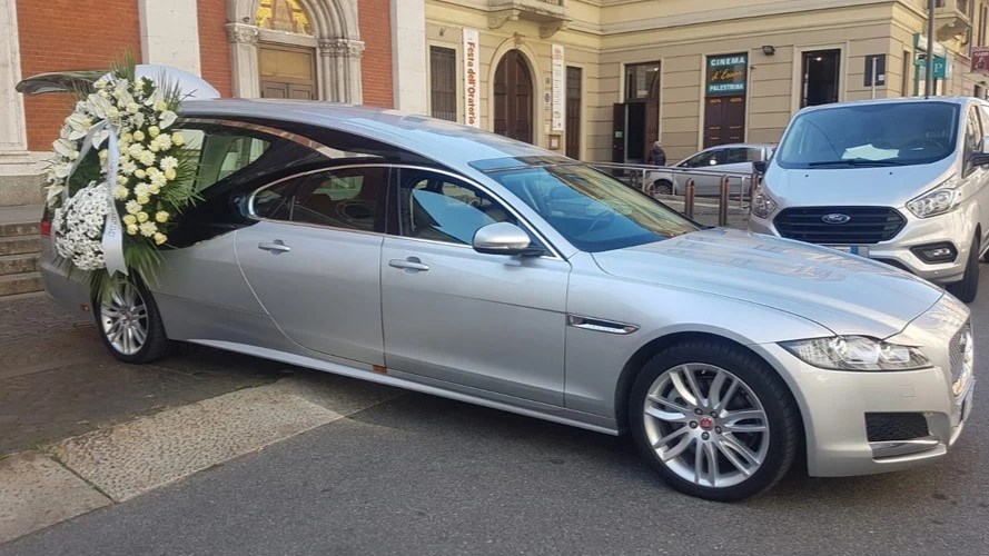 Carro funebre moderno per trasporto internazionale